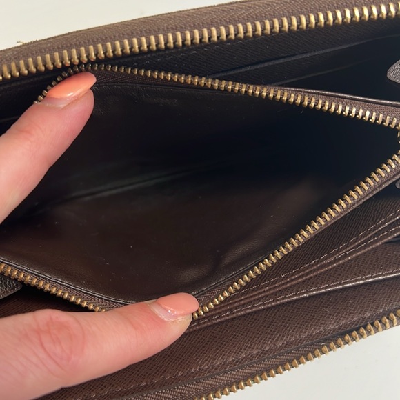 Louis Vuitton Denim Long Zippy Wallet in great condition - Picture 13 of 17